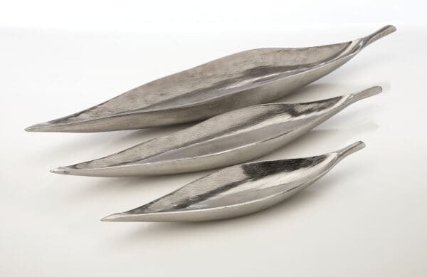 Jungle Leaf Shaped Aluminum Serving Bowl Medium - Image 2